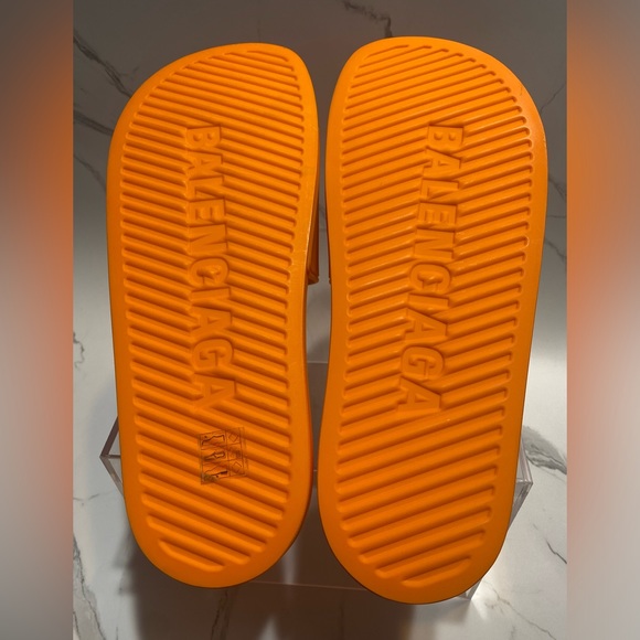 Balenciaga SZ 43E/10US Men’s Pool Slide Smooth Rubber Logo in Orange/Black - Picture 4 of 9